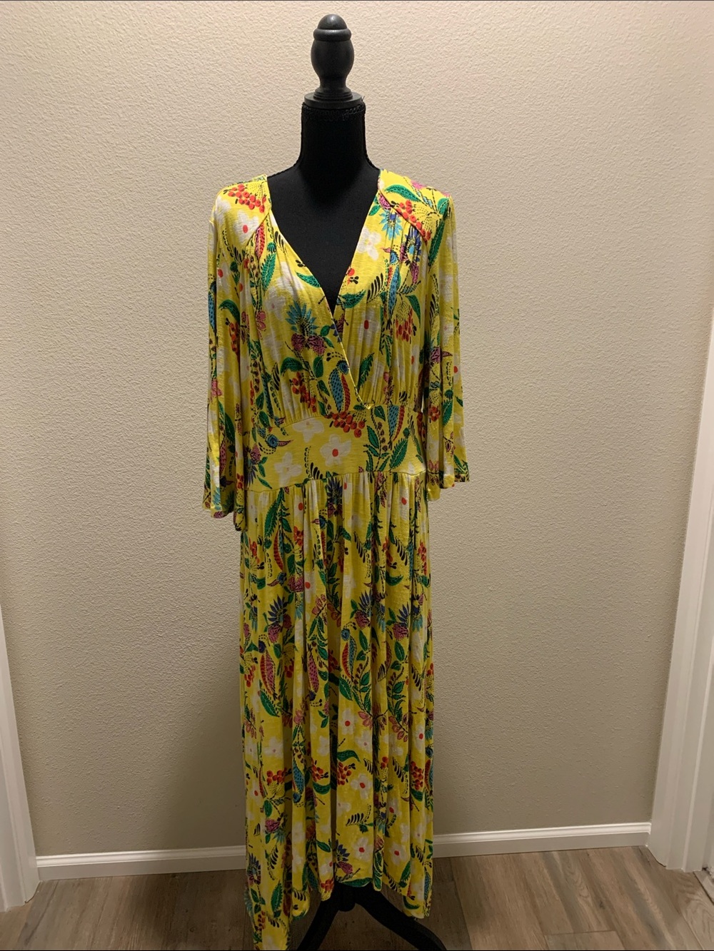 Melissa McCarthy Yellow Floral V-Neck Maxi Dress (Size 1X)